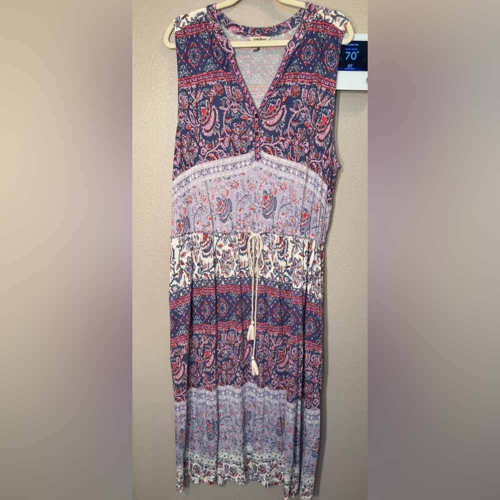 ☀️☀️☀️Lucky Brand Navy, Red and White Paisley Sleeveless Maxi Dress